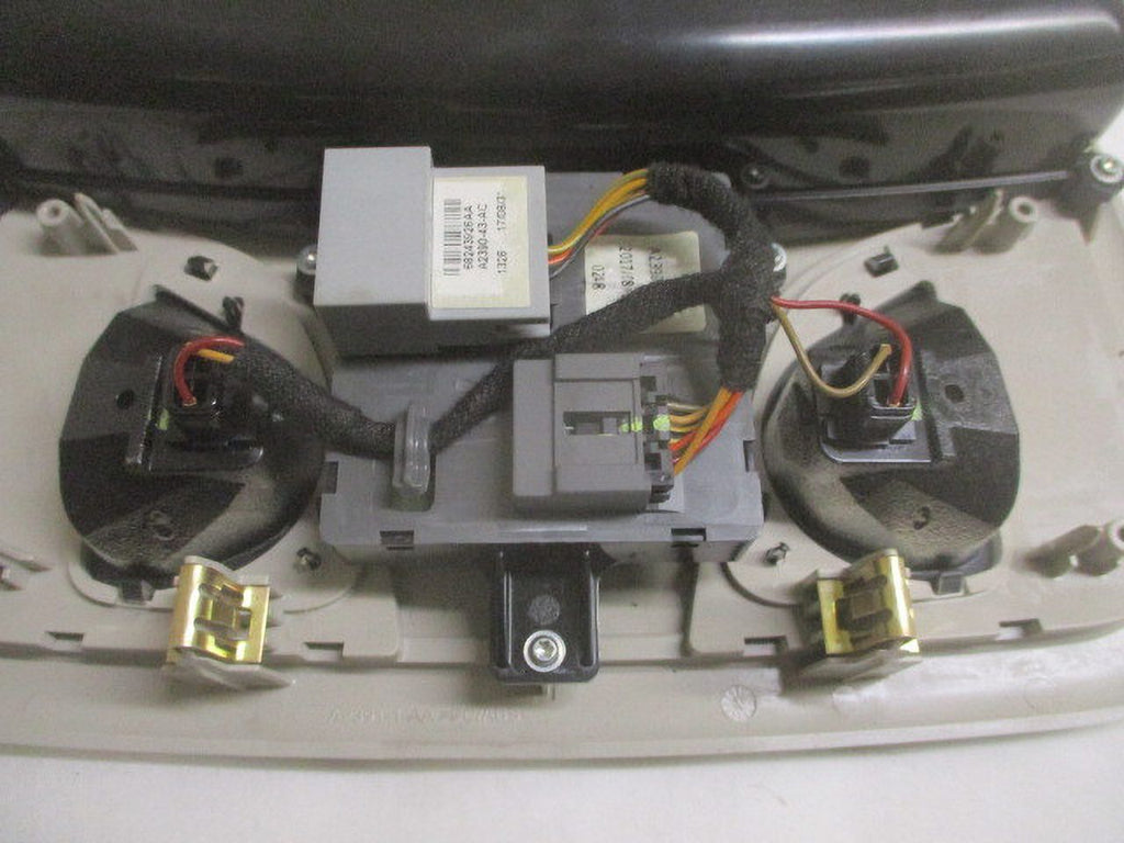 Pre-Owned 14 15 16 17 18 Jeep Cherokee Overhead Roof Console w/Lights OEM LKQ (Good)