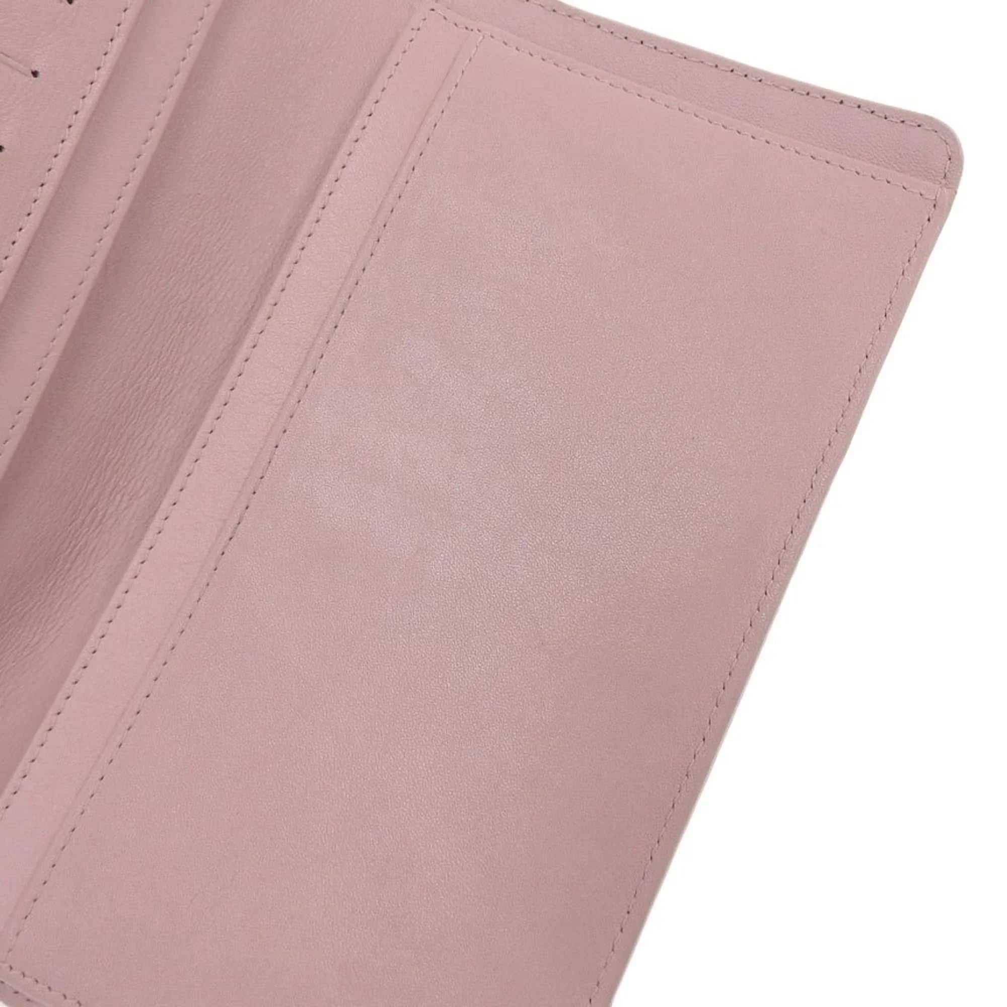 Pre-Owned Chanel CHANEL logo here mark bi-fold long wallet caviar skin pink A48651 16 series (Good)