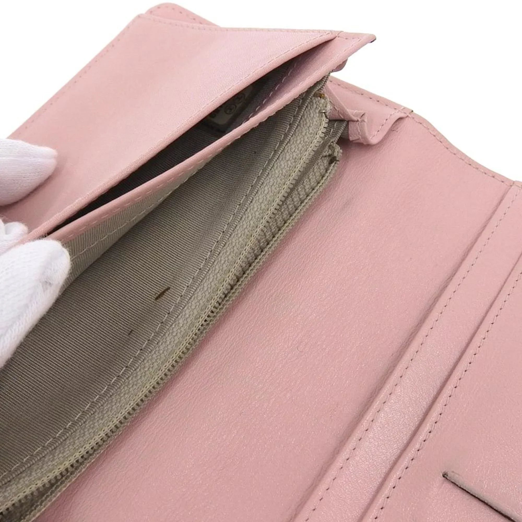 Pre-Owned Chanel CHANEL logo here mark bi-fold long wallet caviar skin pink A48651 16 series (Good)