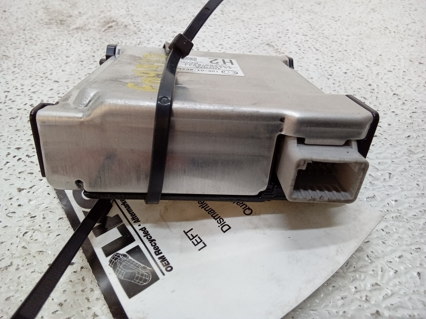 Pre-Owned 2019 Toyota Corolla Front Windshield Lane Departure Camera Assy 8646C-02011 OEM (Good)