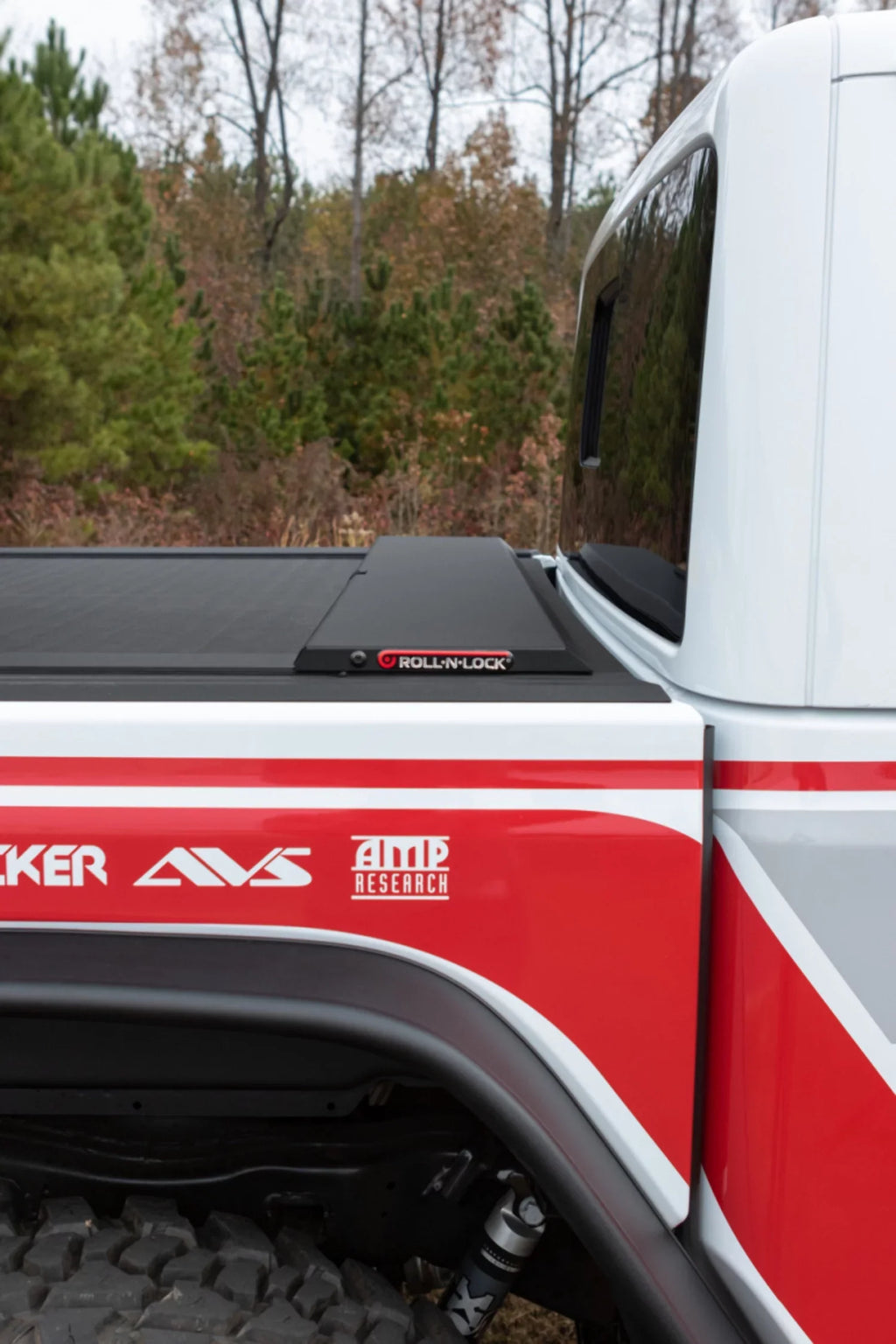 Roll-N-Lock by RealTruck M-Series Retractable Truck Bed Tonneau Cover | LG496M | Compatible with Select 2020-2023 Jeep Gladiator w/o Trail Rail System 5' Bed (60")