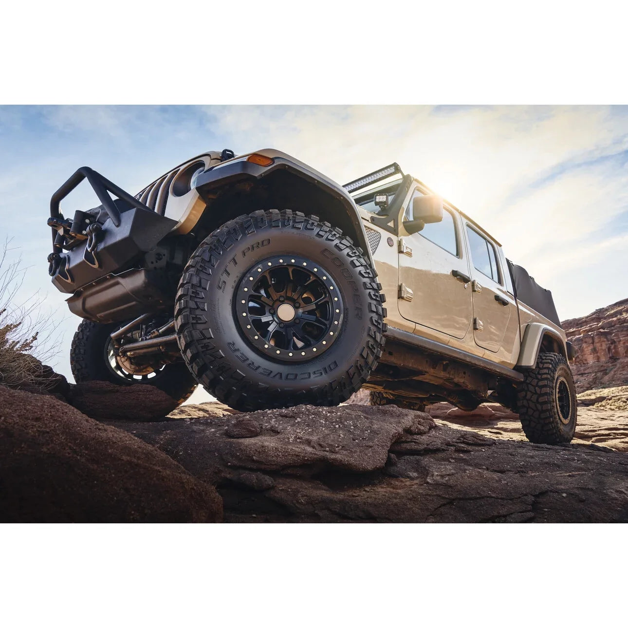 Cooper Discoverer STT Pro All-Season LT275/65R18 123Q Tire Fits: 2019-23 Chevrolet Silverado 1500 LT Trail Boss, 2019-21 GMC Sierra 1500 AT4